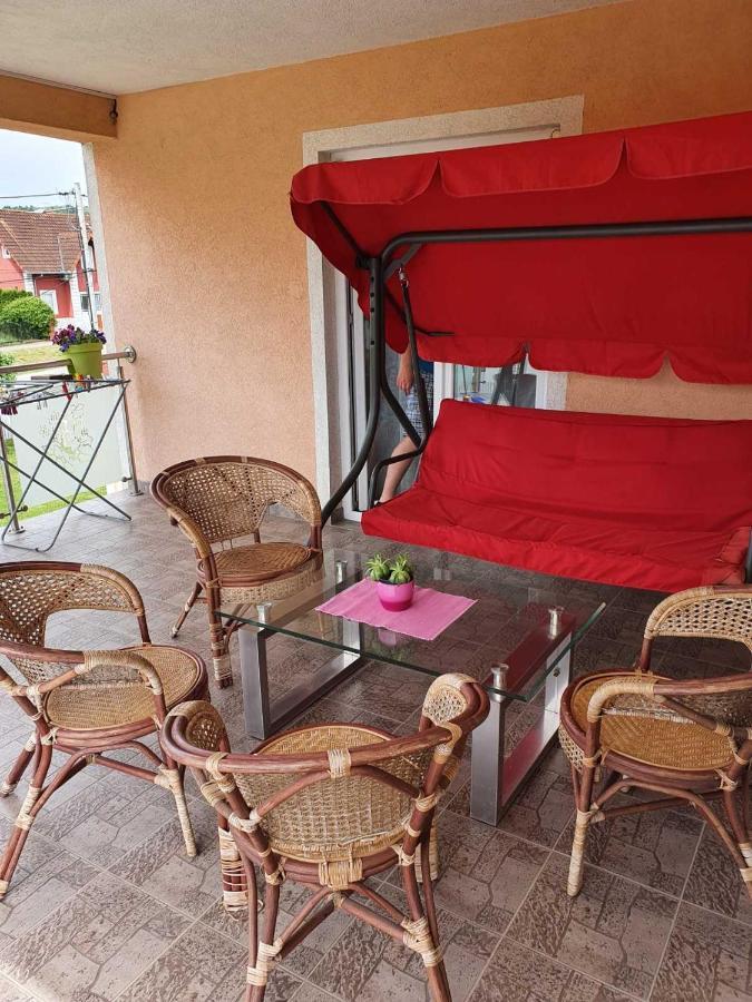 Apartmani Apolon Vrdnik Eksteriør bilde