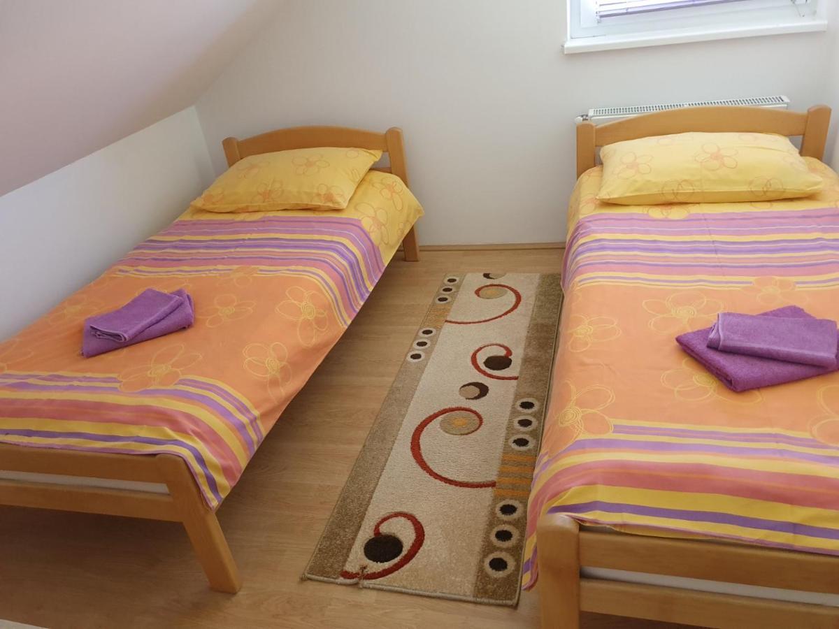 Apartmani Apolon Vrdnik Eksteriør bilde