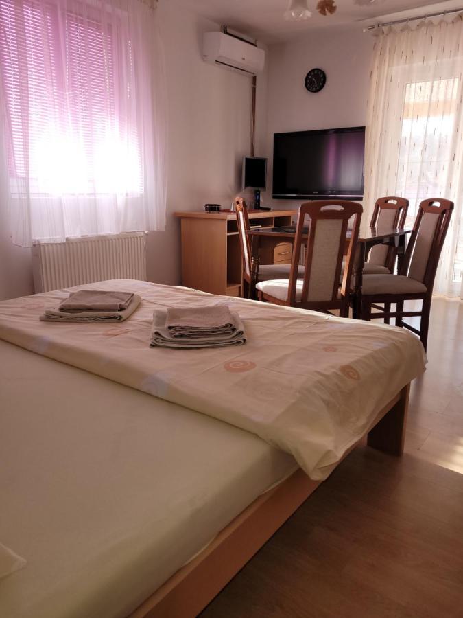 Apartmani Apolon Vrdnik Eksteriør bilde