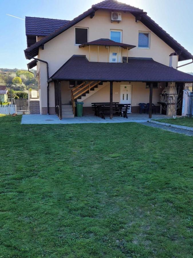 Apartmani Apolon Vrdnik Eksteriør bilde